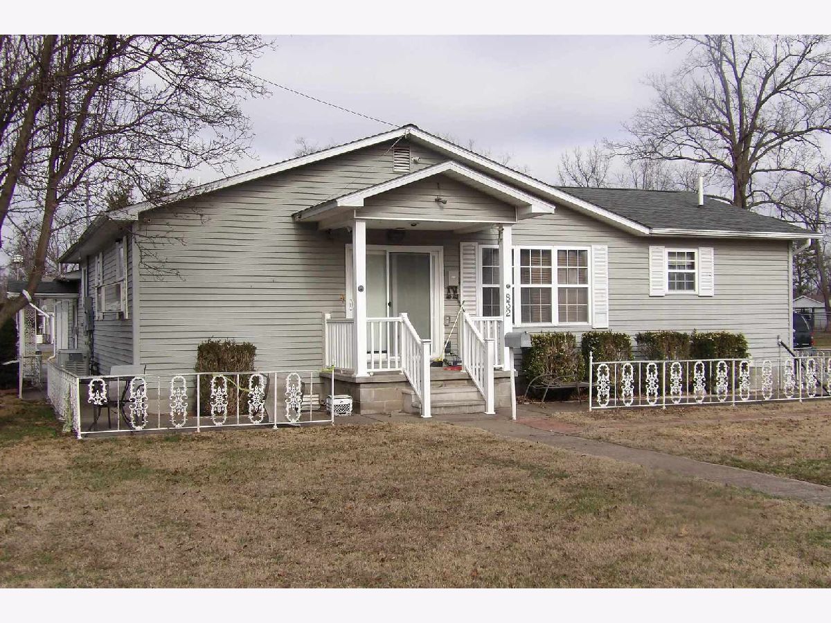  For Sale Harrisburg Illinois, 832 Raymond Street