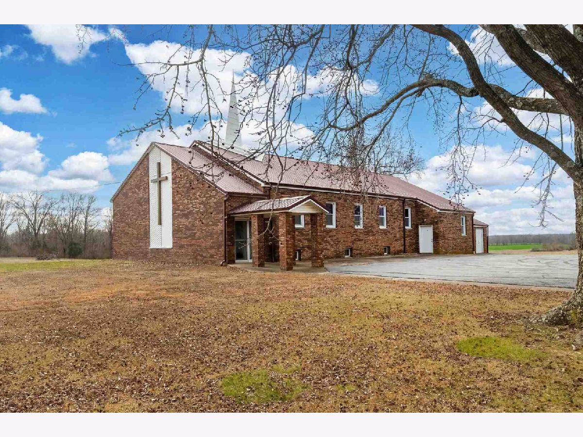  Sold Benton Illinois, 5751 Orient Blacktop