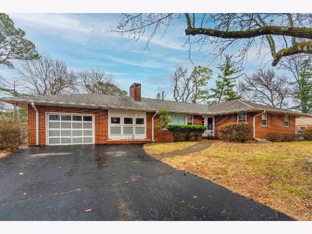  For Sale Carbondale Illinois, 1003 Skyline Drive