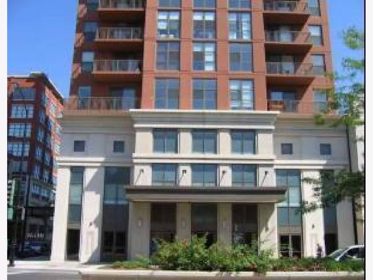 Condos & Townhomes Rented State Place Tower Chicago Illinois, 1101 State