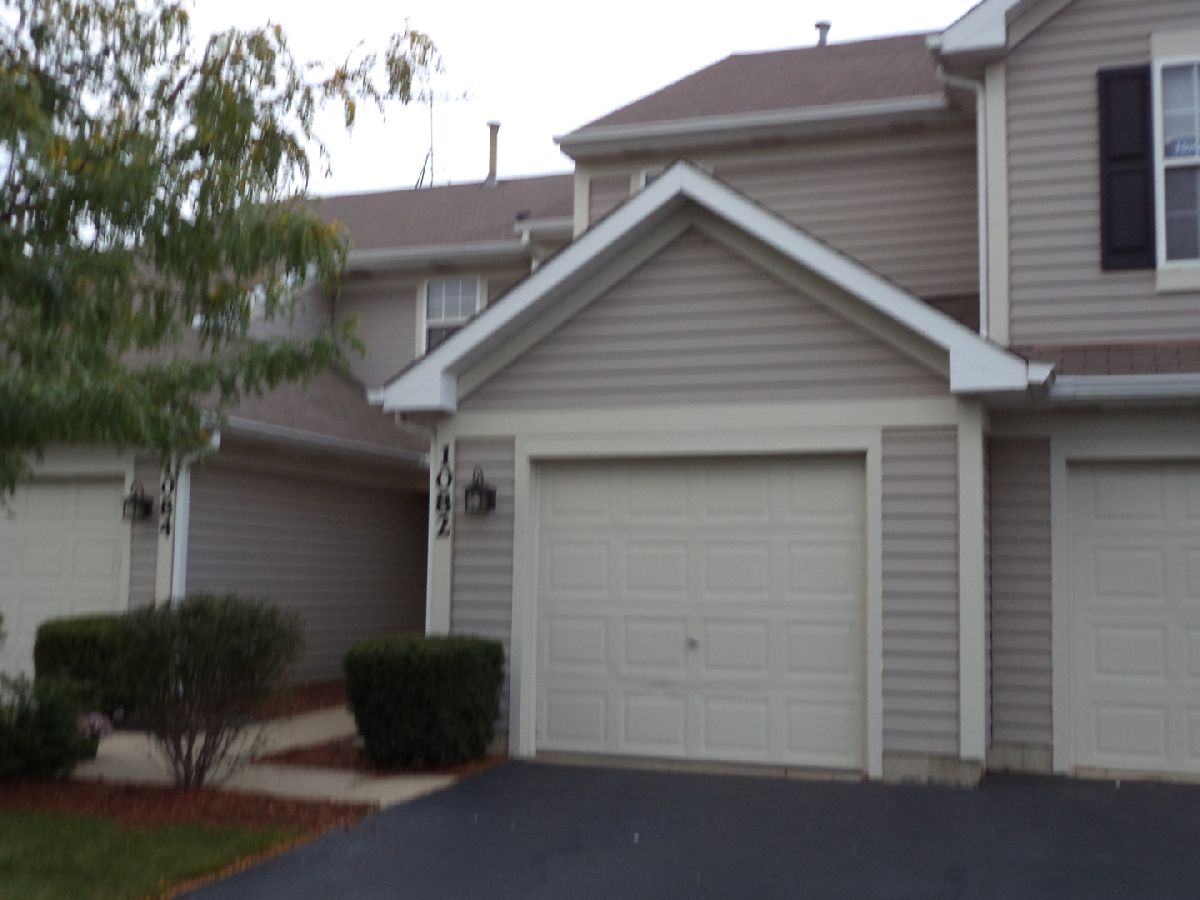Townhomes & Condos Rented Remington Farms Lake In The Hills Illinois, 1082 Horizon Ridge
