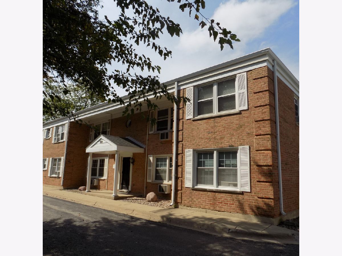 Condominiums Sold Colonial Square Arlington Heights Illinois, 904 Saint James