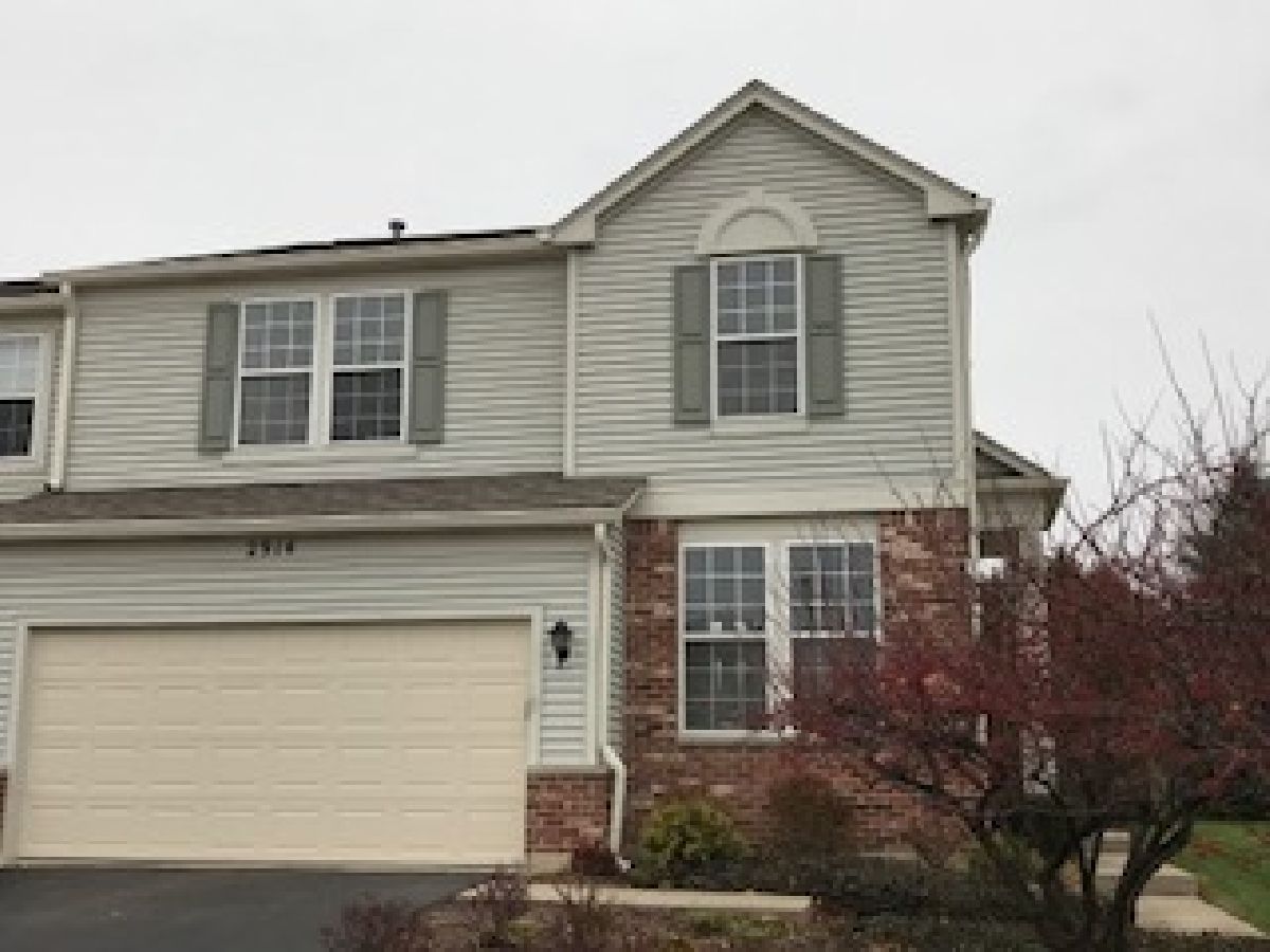 Townhomes & Homes Rented Country Club Village Aurora Illinois, 2914 Peachtree