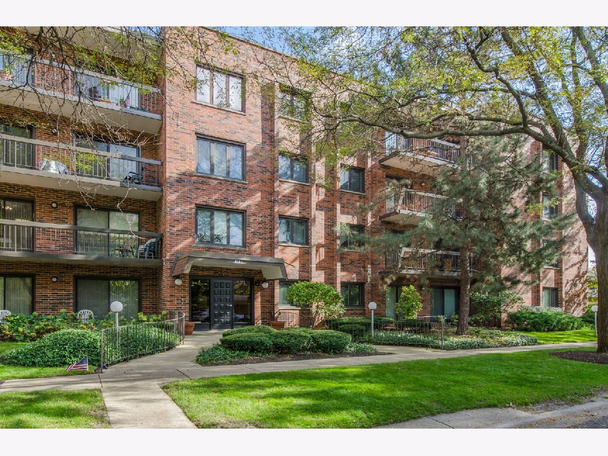 Condominiums Sold Drake Manor Evanston Illinois, 9201 Drake