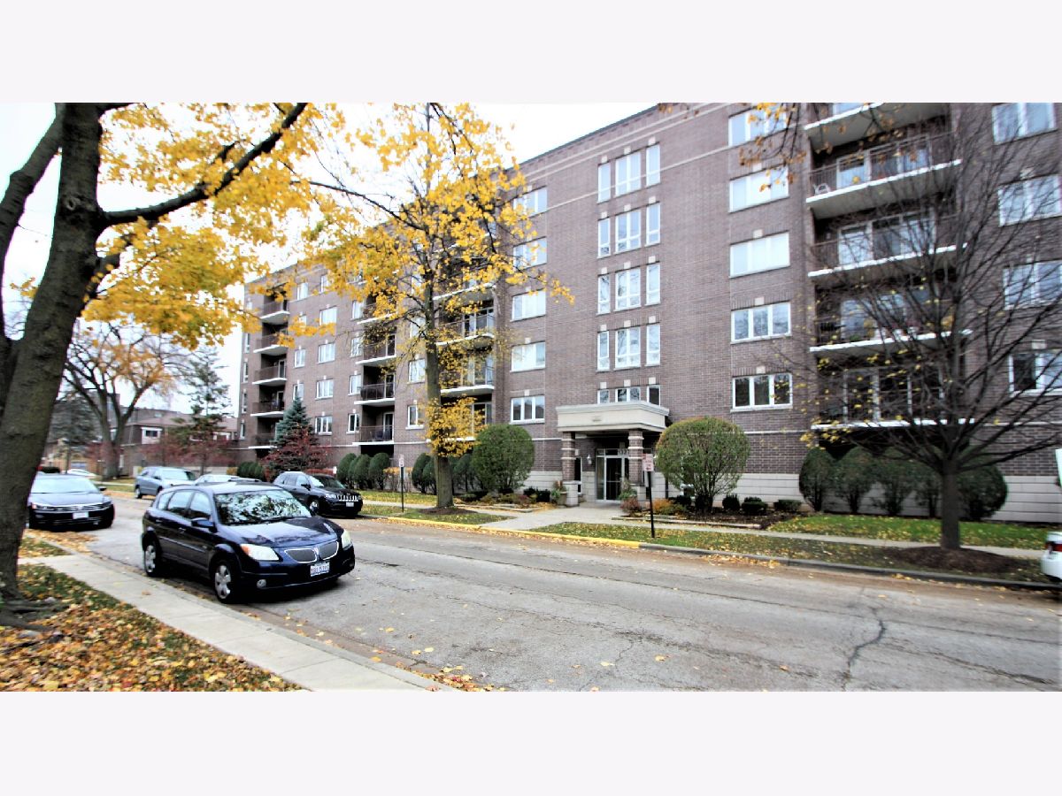 Condominiums Rented Park Place Des Plaines Illinois, 1327 Brown