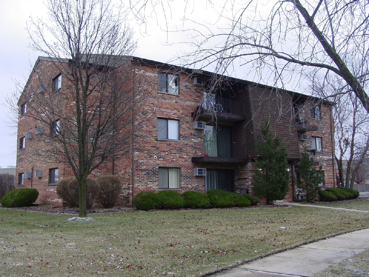 Condominiums & Homes Sold Colonades Orland Park Illinois, 7305 Tiffany