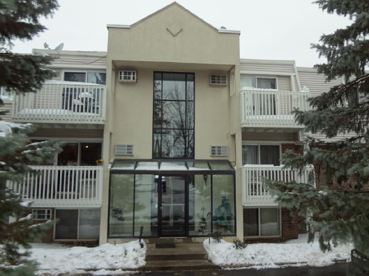 Condominiums Sold Lakeside Condos Wauconda Illinois, 213 Liberty