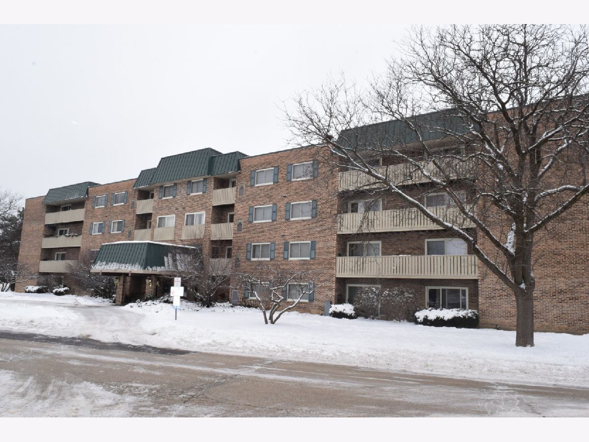 Condominiums Rented Twelve Oaks Elk Grove Village Illinois, 675 Grove