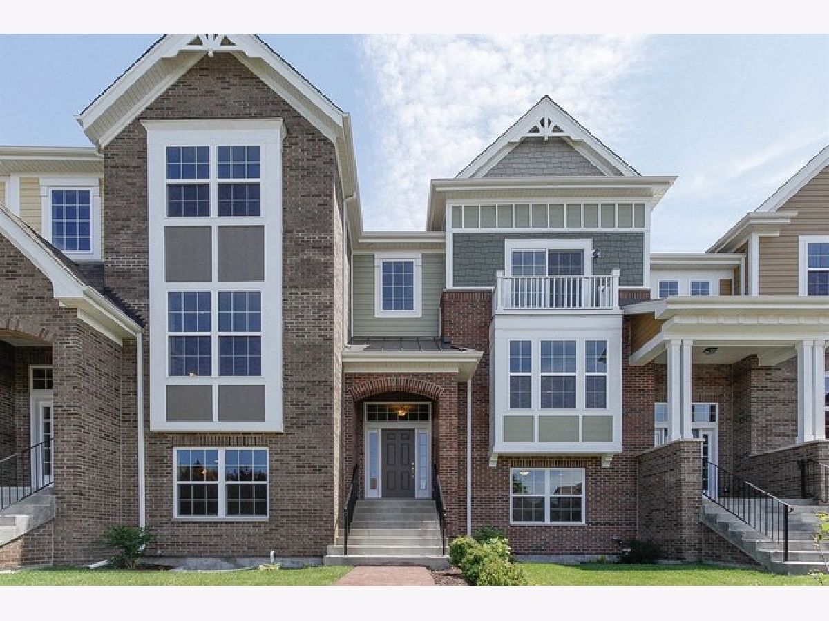 Townhomes & Condos Rented English Rows Naperville Illinois, 4107 Royal Mews