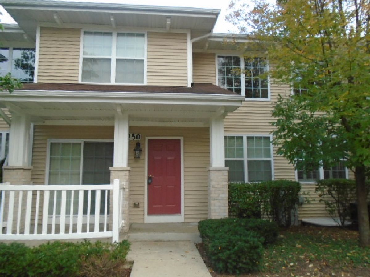 Townhomes Rented Walnut Glen Crystal Lake Illinois, 1250 Walnut Glen