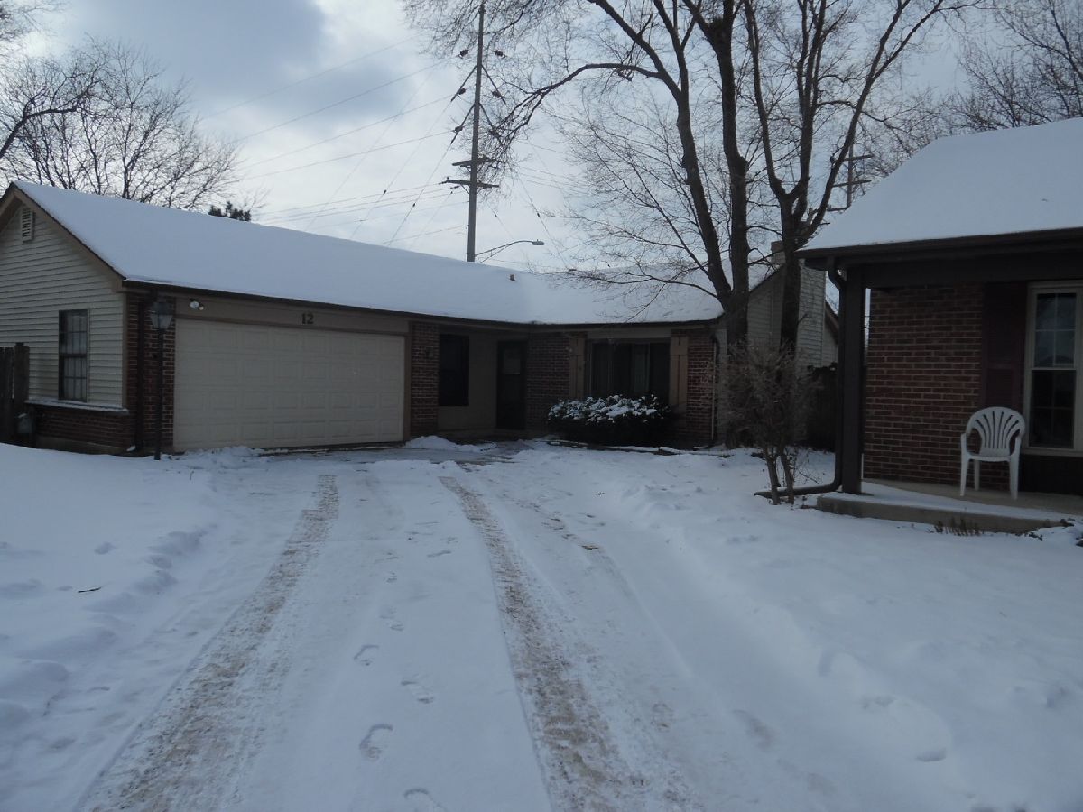 Homes Rented New England Village Streamwood Illinois, 12 Southbury