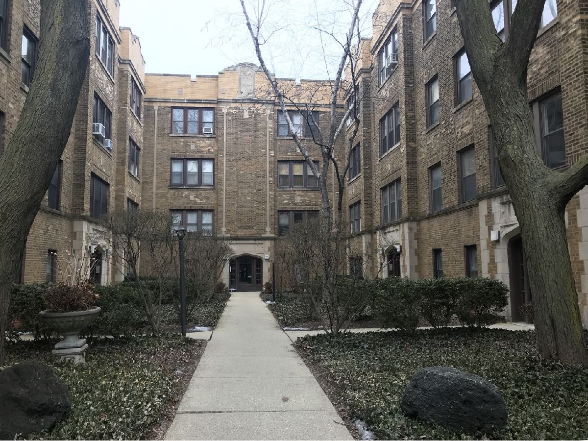 Condominiums Sold Barry Quad Chicago Illinois, 862 Barry