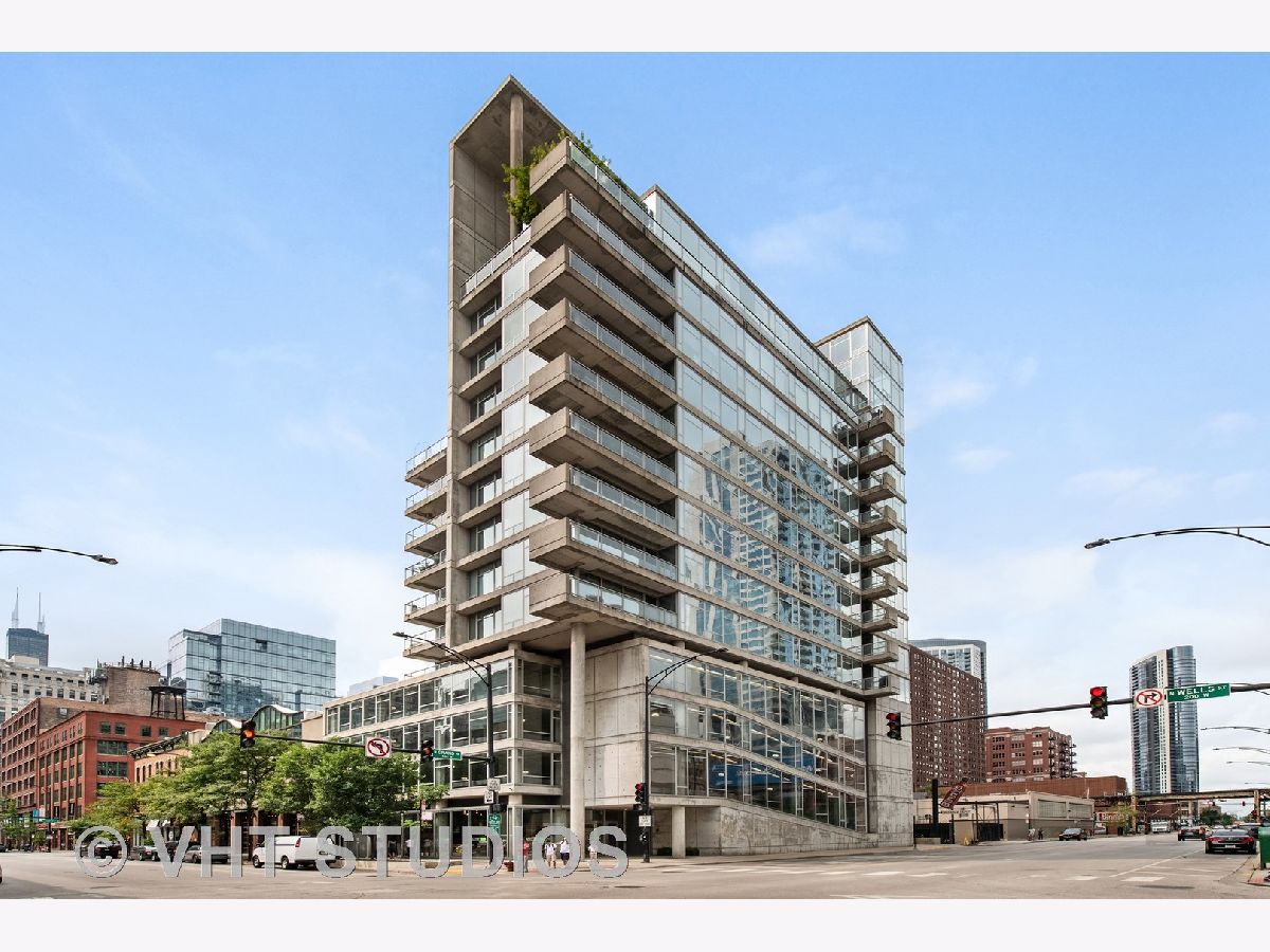 Condominiums Sold Contemporaine Chicago Illinois, 201 Grand