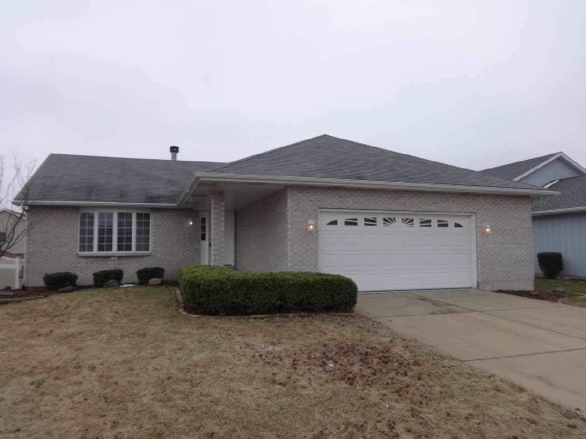 Homes & Condos & Townhomes Rented Foxford Manhattan Illinois, 25025 Foxford