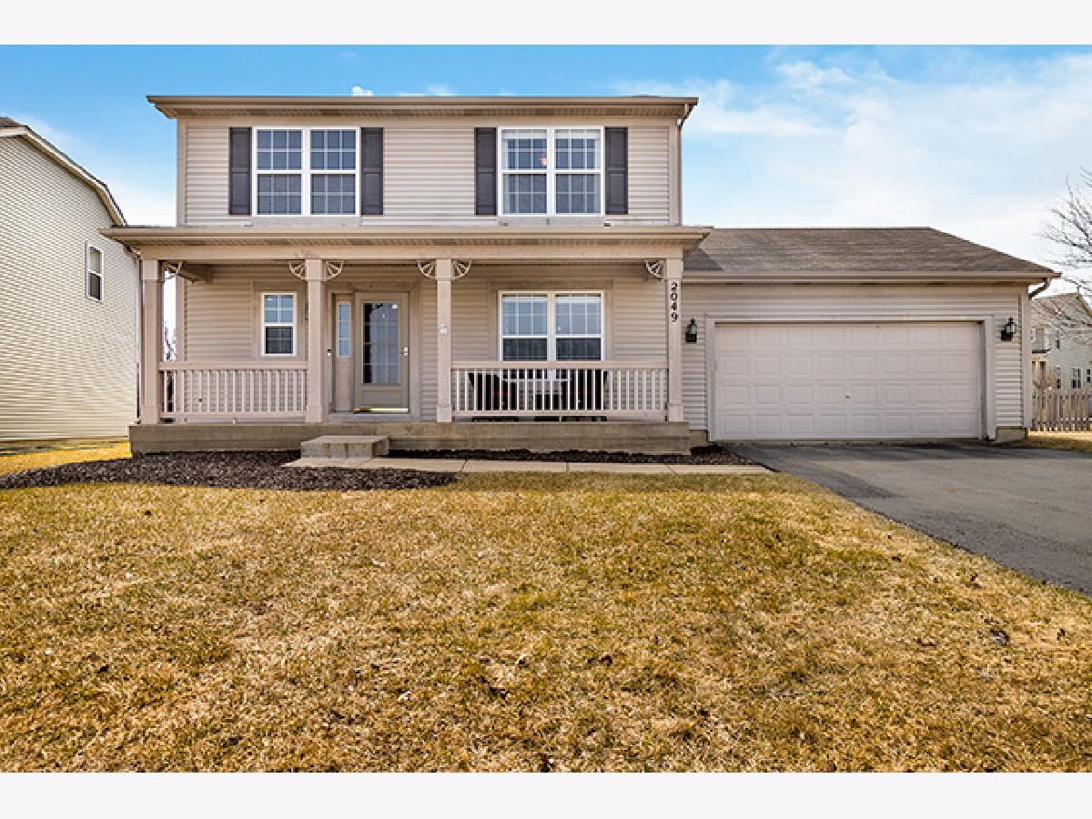 Homes & Condos & Townhomes Sold Valley Lakes Round Lake Beach Illinois, 2049 Savannah