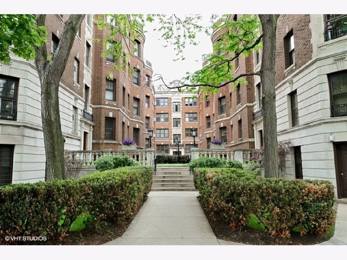 Condominiums Sold Brighton Of Lincoln Park Chicago Illinois, 2326 Lincoln Park
