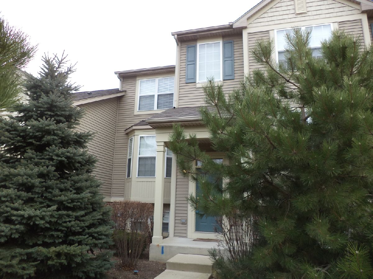 Townhomes & Condos & Homes Rented The Pines Of Lakemoor Lakemoor Illinois, 28913 Pondview