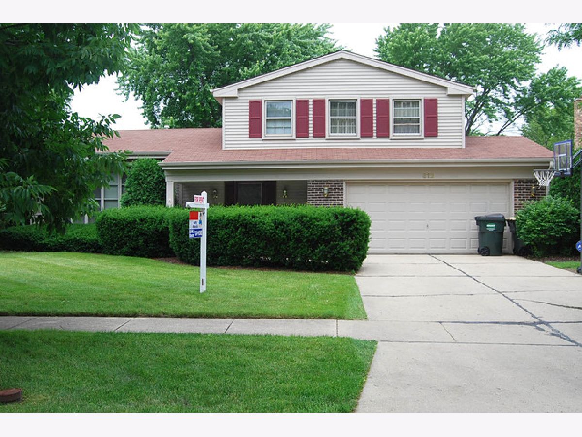 Homes Rented Reseda West Palatine Illinois, 312 Carpenter
