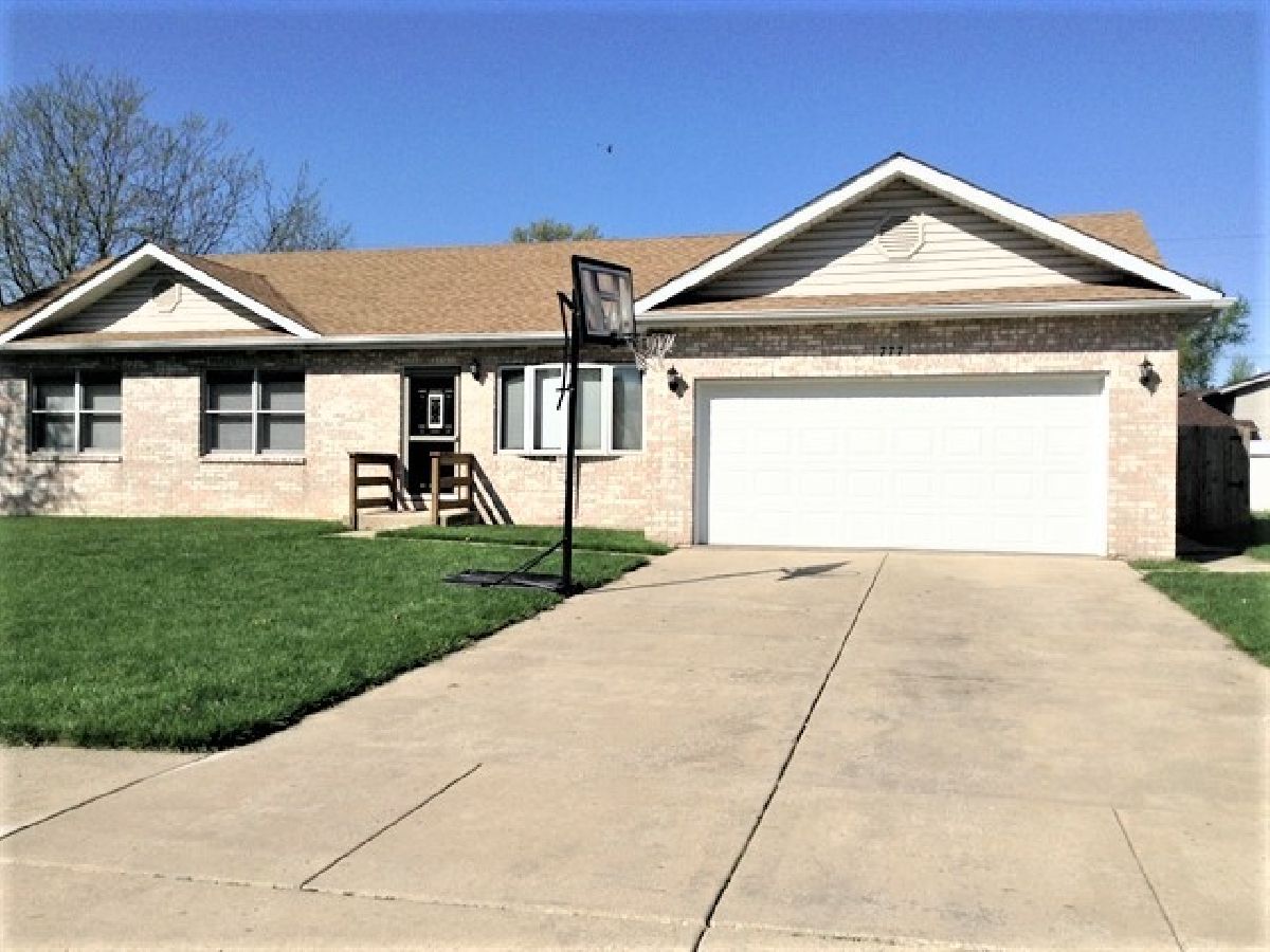  Rented Chesterton Indiana, 777 Commodore