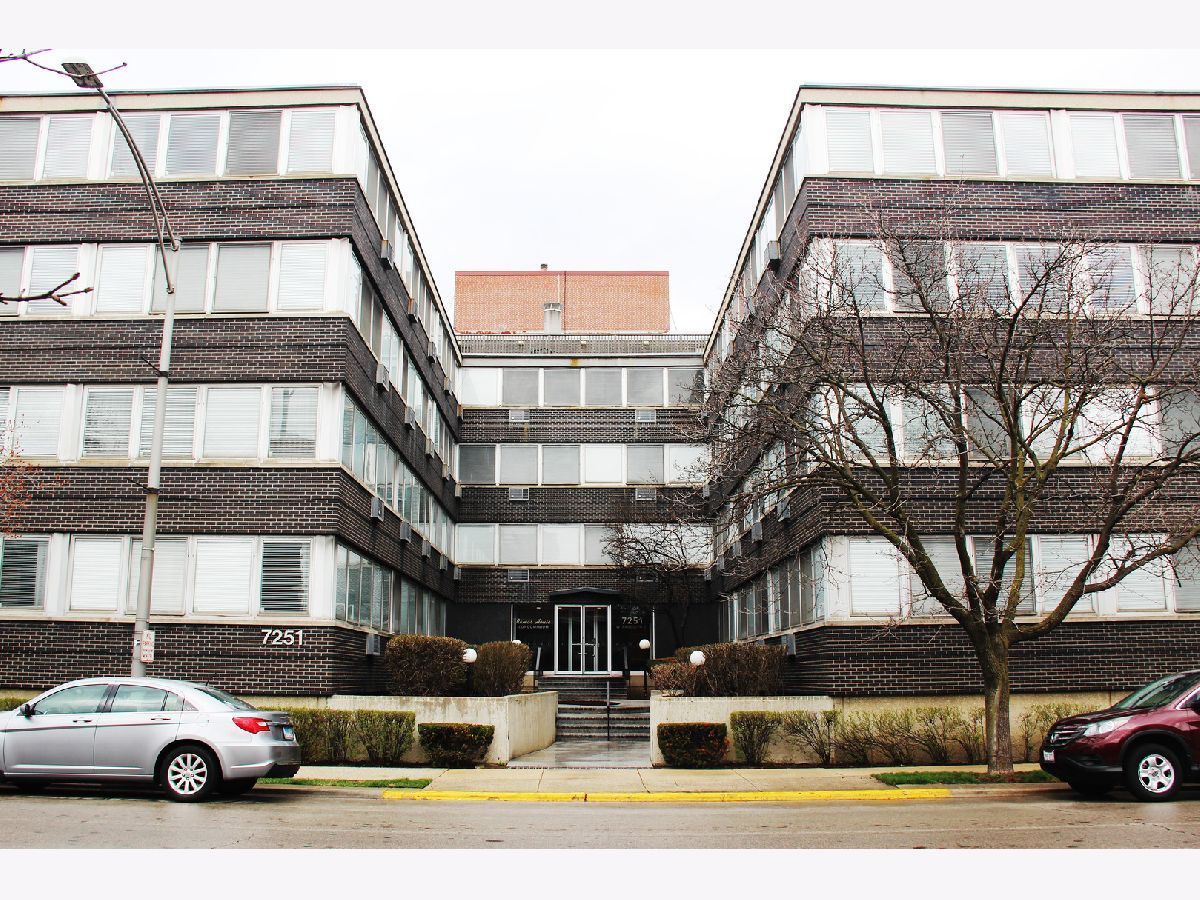 Condominiums Sold Ramar House Forest Park Illinois, 7251 Randolph