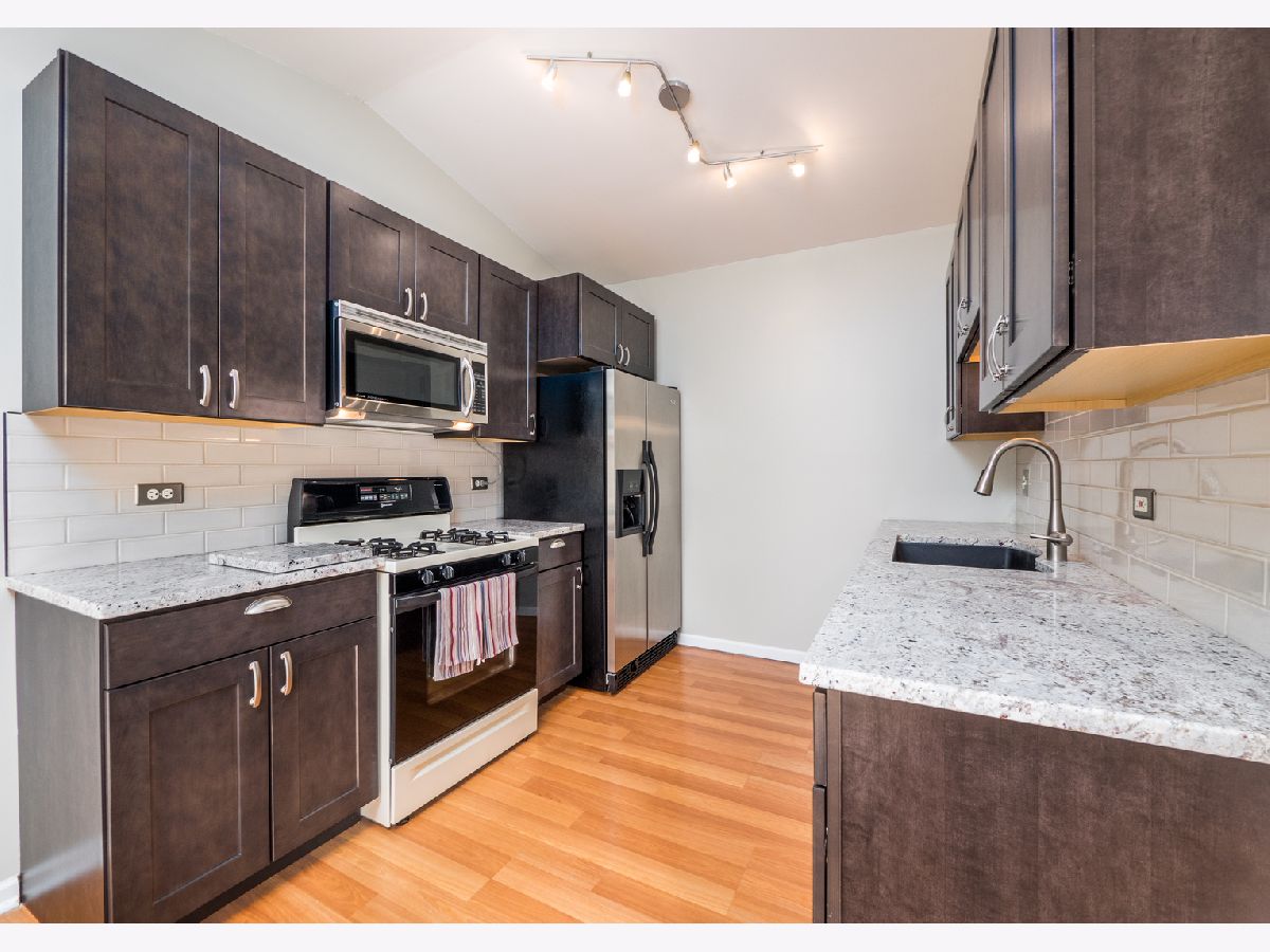 377 Woodview Circle, Elgin, Illinois 60120 MLS 10346786 WinterCohen