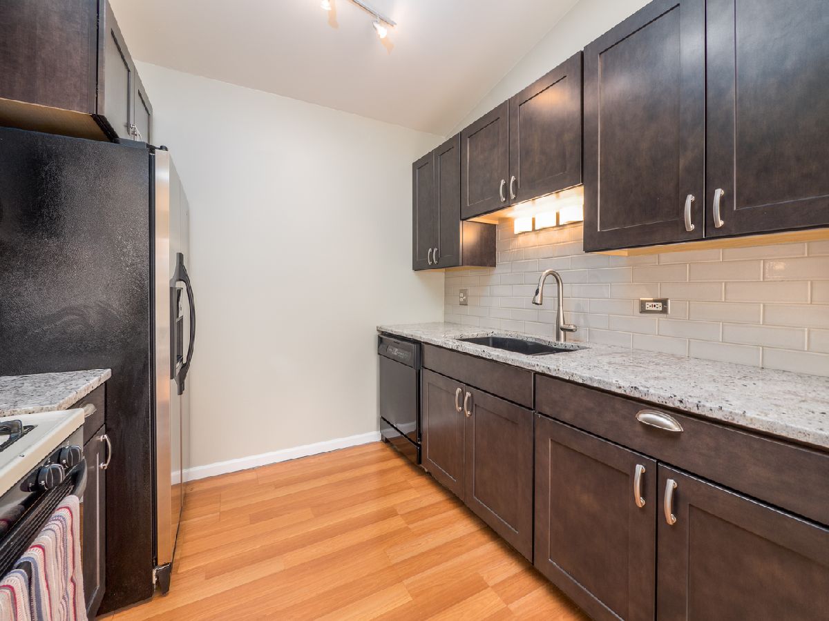 377 Woodview Circle, Elgin, Illinois 60120 MLS 10346786 WinterCohen