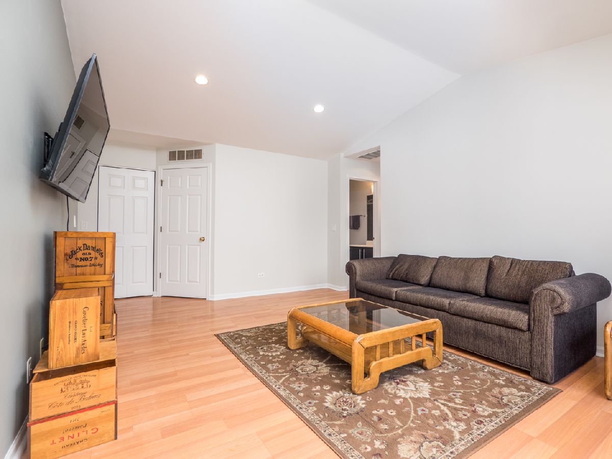 377 Woodview Circle, Elgin, Illinois 60120 MLS 10346786 WinterCohen