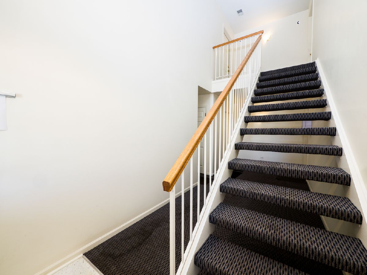 377 Woodview Circle, Elgin, Illinois 60120 MLS 10346786 WinterCohen