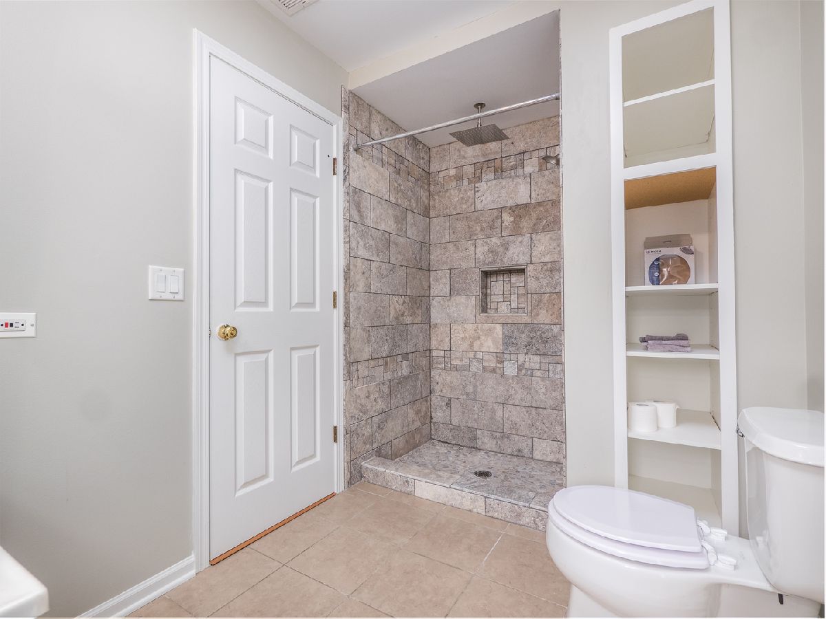 377 Woodview Circle, Elgin, Illinois 60120 MLS 10346786 WinterCohen