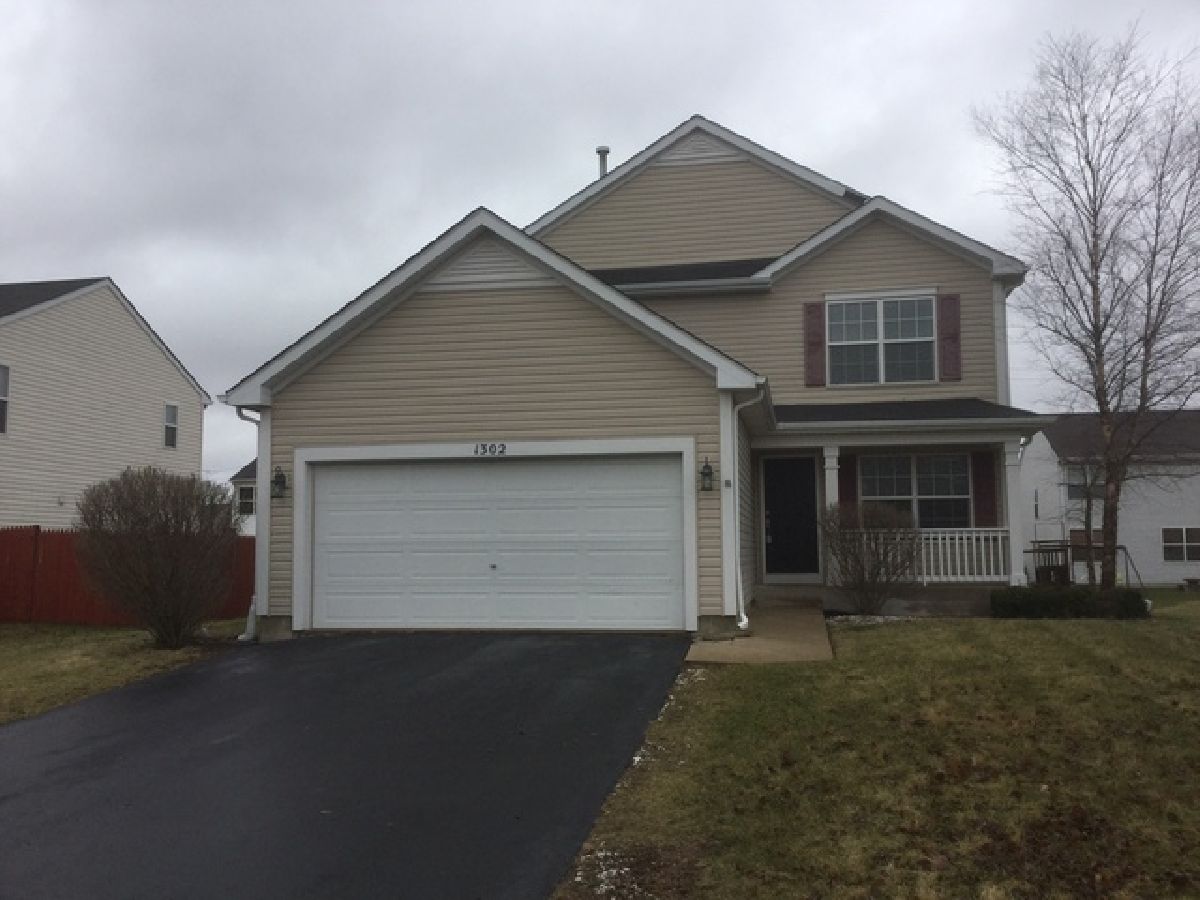 Homes Rented Theodore's Crossing Joliet Illinois, 1302 Fitzer