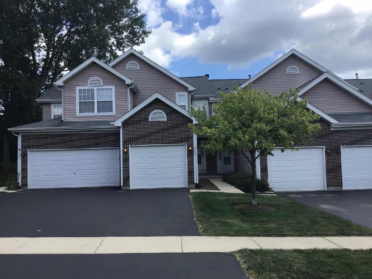 Townhomes & Homes Rented Highland Glen Algonquin Illinois, 275 Partridge