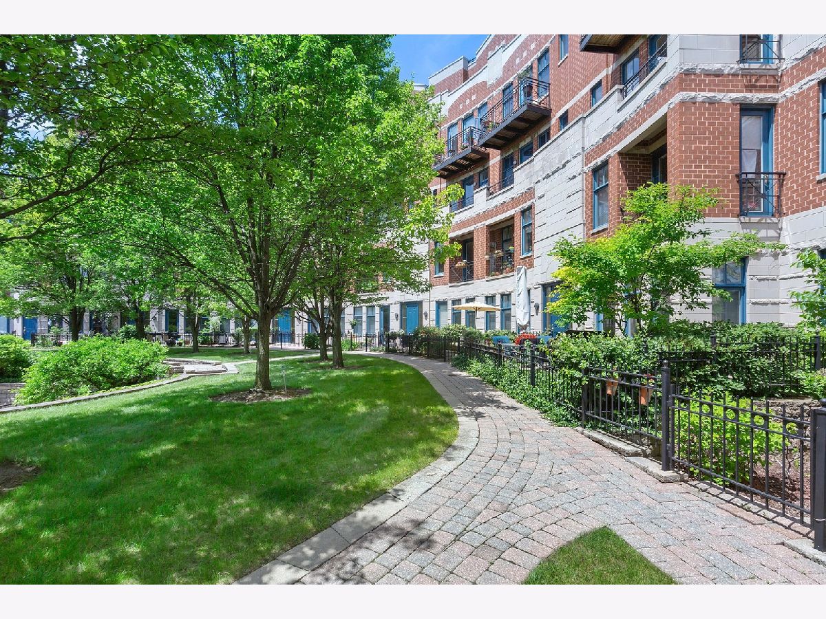 Condominiums Sold Lakeview Pointe Chicago Illinois, 7750 Sheridan