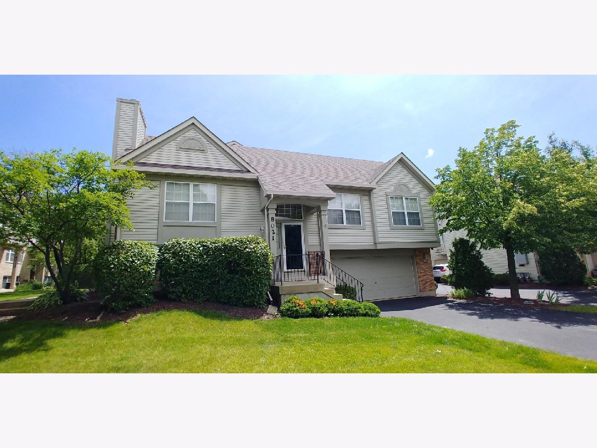 Townhomes & Condos Rented Woodmere Darien Illinois, 8021 Windsor