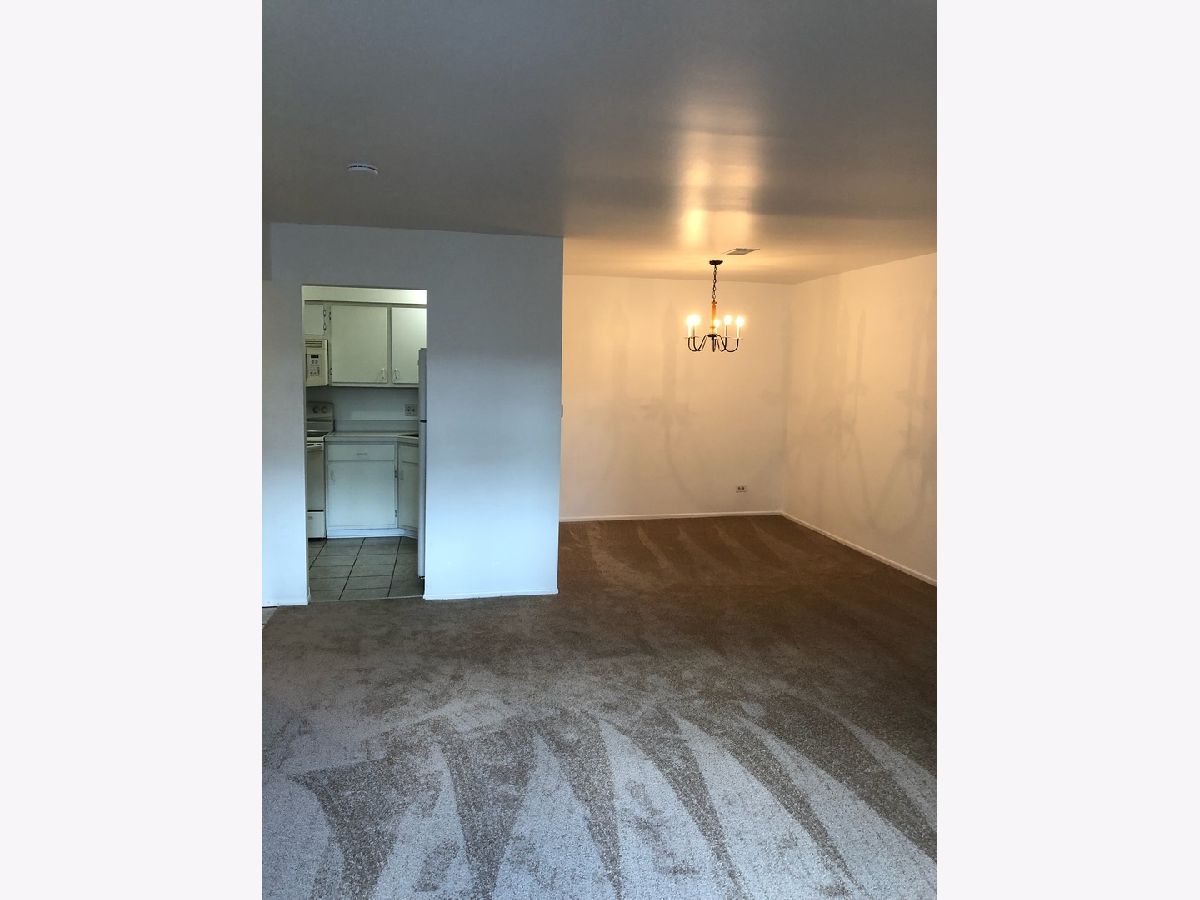 Condominiums Rented Brookwood Rolling Meadows Illinois, 2650 Brookwood Way