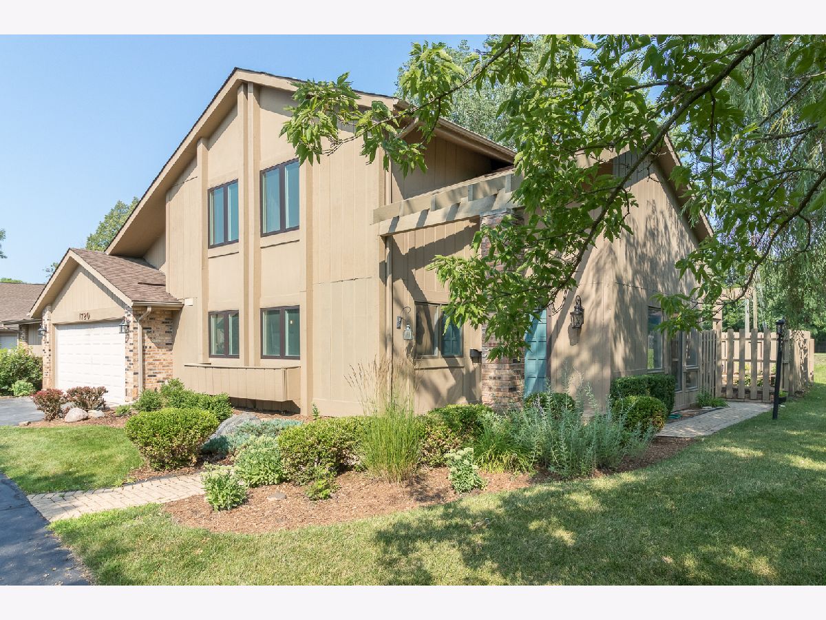 Townhomes & Homes Rented Sawmill Creek Darien Illinois, 1720 Boulder