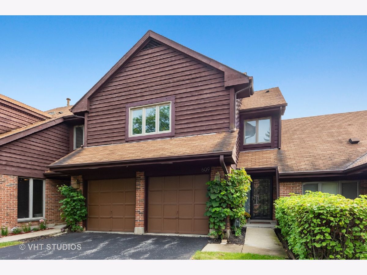 Townhomes Sold Picardy Circle Northbrook Illinois, 609 Picardy