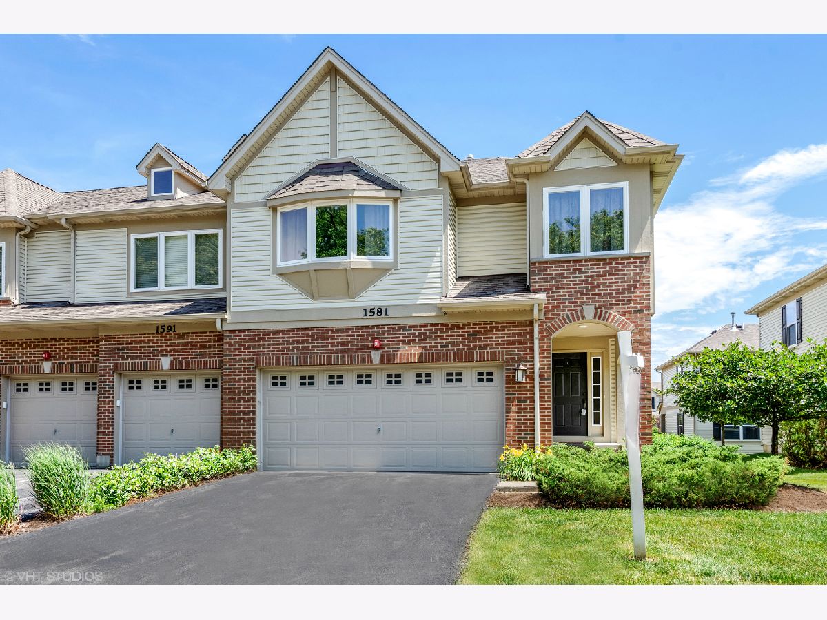 Townhomes Sold Hickory Woods Mundelein Illinois, 1581 Pauline