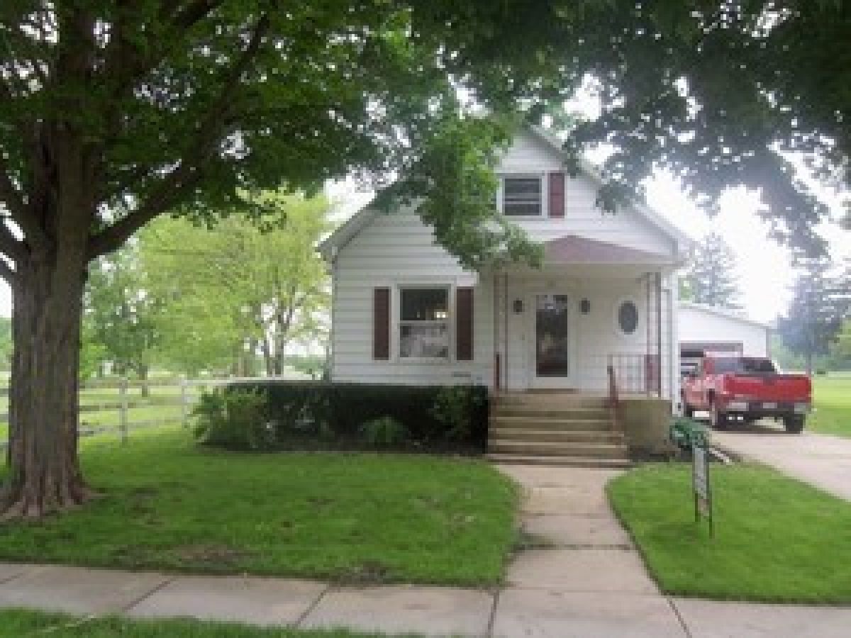 Rented Seneca Illinois, 309 Market