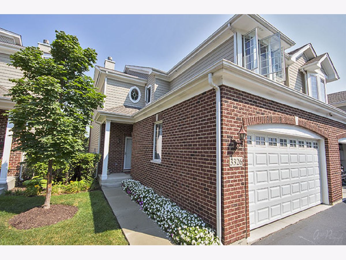 Townhomes Rented Riverwalk Place Mchenry Illinois, 3326 Waukegan