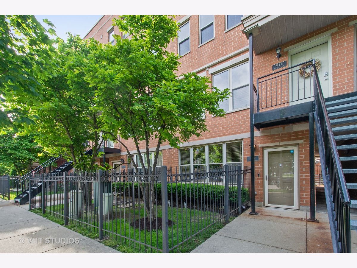 Townhomes & Condos & Homes Sold North Town Village Chicago Illinois, 714 Evergreen