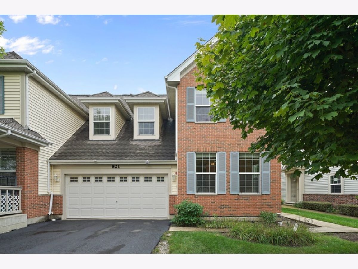 Townhomes Sold Hampton Knoll Hoffman Estates Illinois, 821 Linden