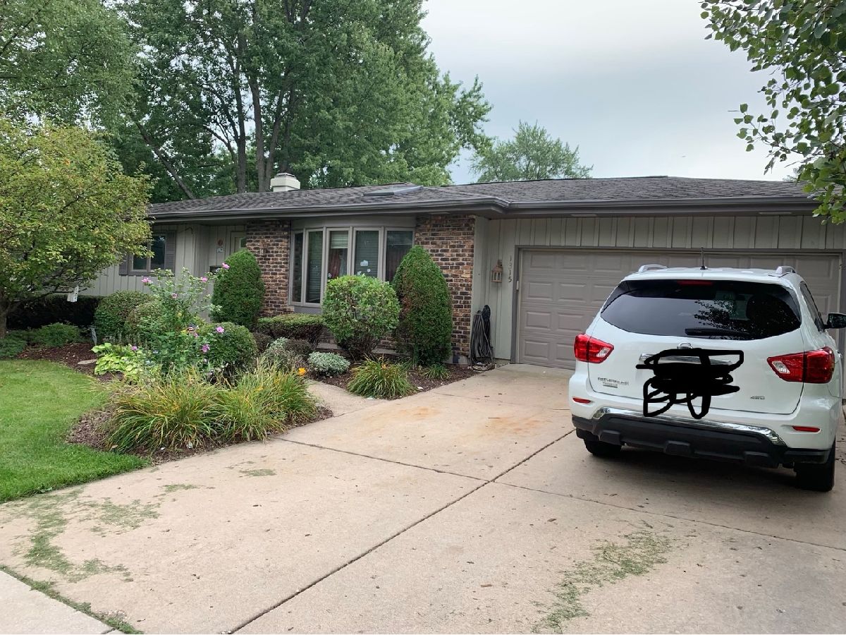 Homes & Condos & Townhomes Sold Country Aire Elgin Illinois, 1315 Royal