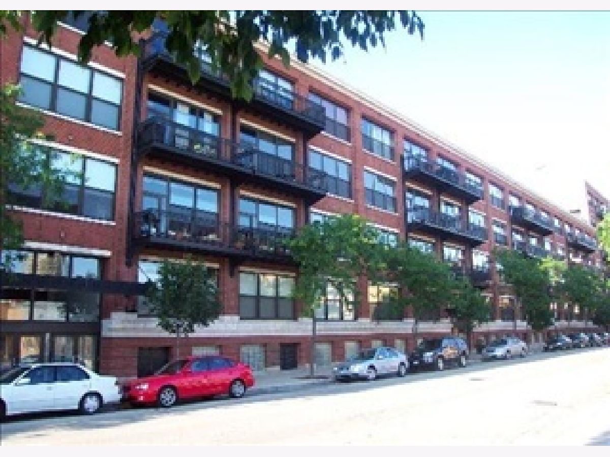 Condominiums Rented Number 10 Lofts Chicago Illinois, 1040 Adams
