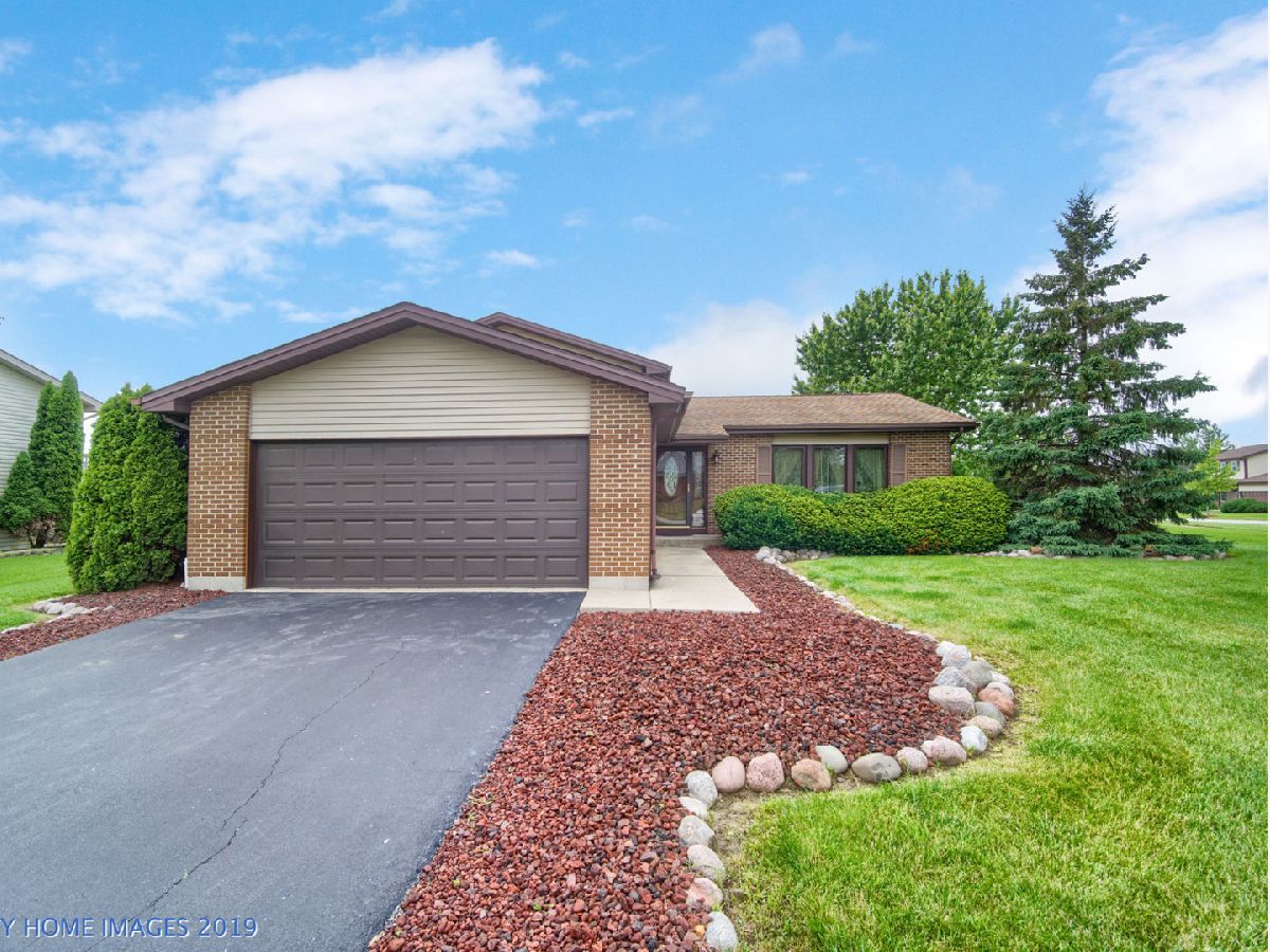 Homes & Condos & Townhomes Sold Highlands Frankfort Illinois, 7513 Tartan