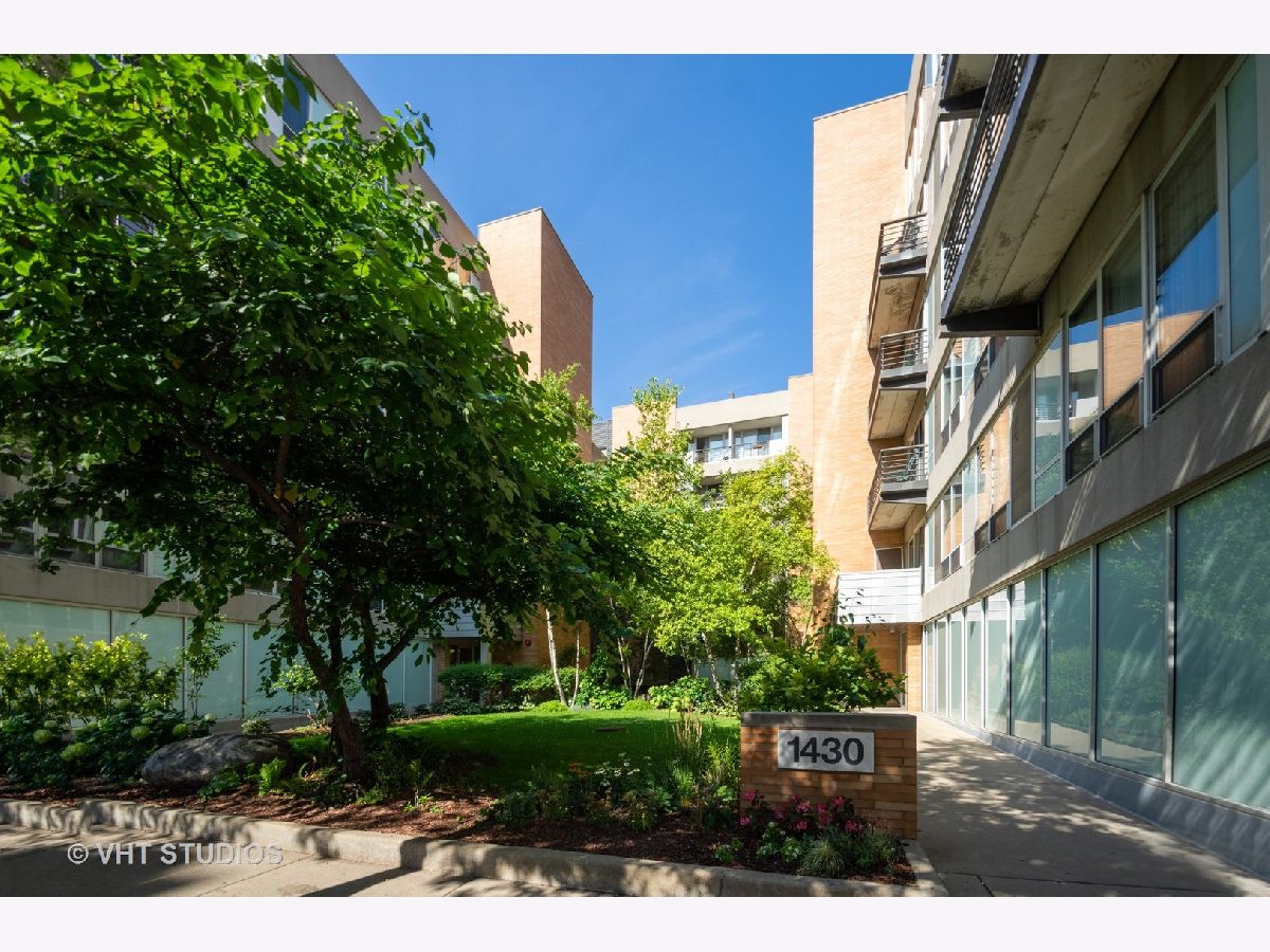 Condominiums Sold Michigan Avenue Gardens Chicago Illinois, 1430 Michigan