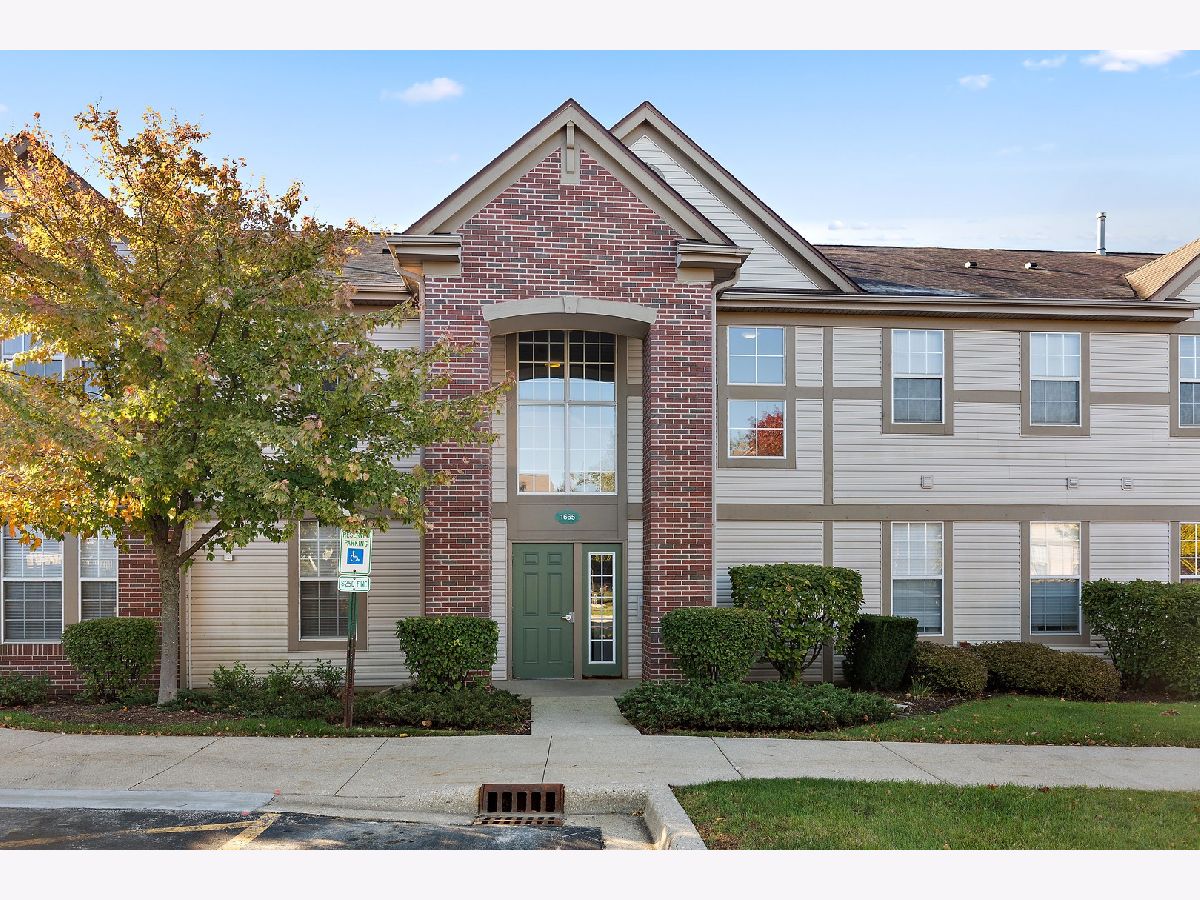 Condos & Townhomes Sold Randall Village Crystal Lake Illinois, 1665 Carlemont