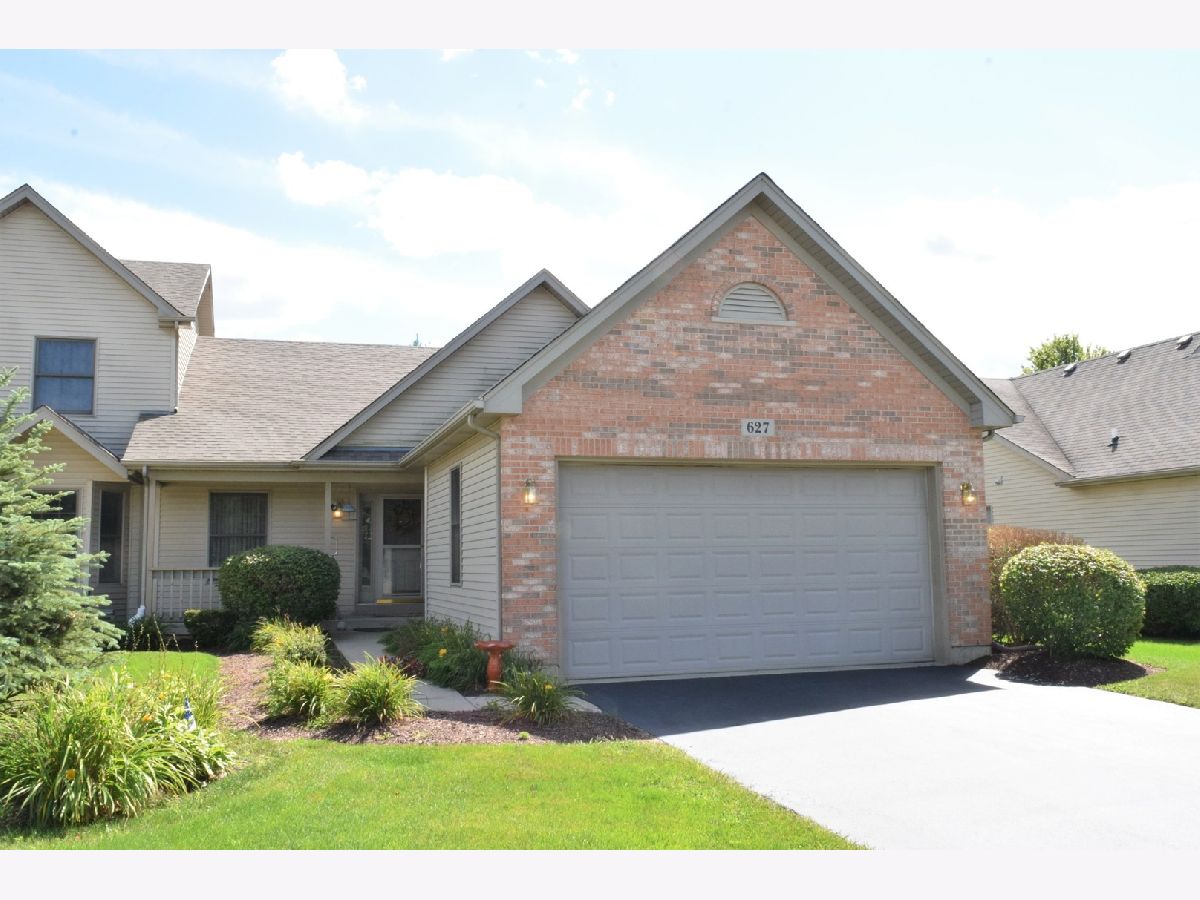 Homes & Condos & Townhomes Rented Hampshire Prairie Hampshire Illinois, 627 Hampshire