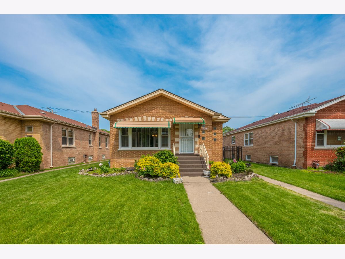 Homes & Condos & Townhomes Sold Beverly Woods Chicago Illinois, 11615 Artesian