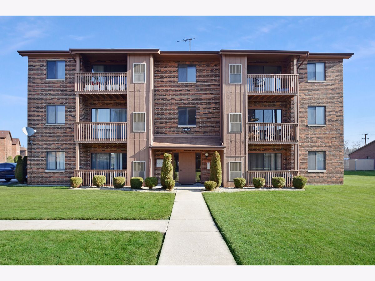 Condominiums Rented Shibui Oak Forest Illinois, 15824 Peggy