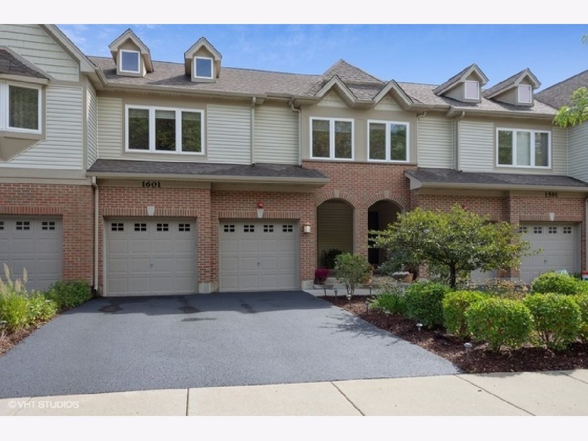 Townhomes Sold Hickory Woods Mundelein Illinois, 1601 Pauline